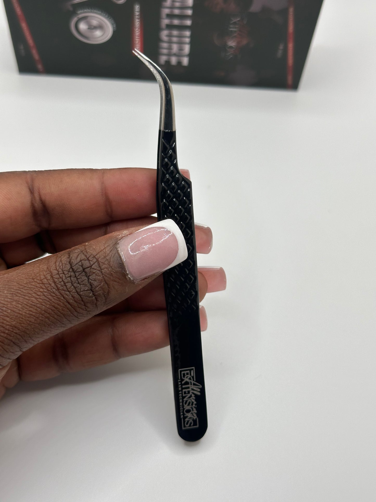 CURVED ISOLATION TWEEZER